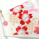 振袖・着物、晴れ着に合うマスク【京都花ひめ・晴れ着マスク・チャーム付き】 白・桜に鹿の子136