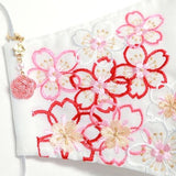 振袖・着物、晴れ着に合うマスク【京都花ひめ・晴れ着マスク・チャーム付き】白・桜尽くし 148